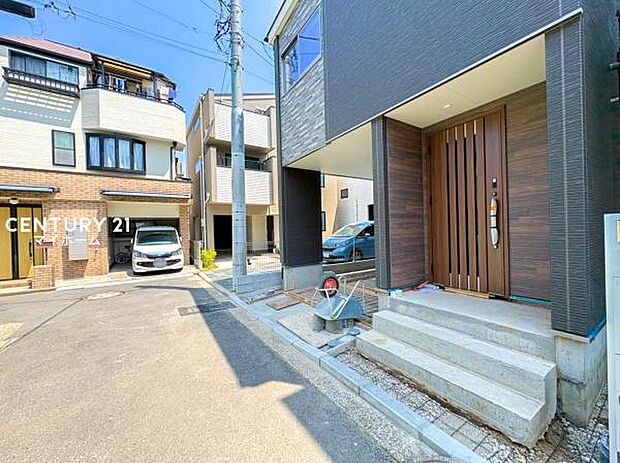 交通量が少なく小さなお子様がいても安心な前面道路です♪