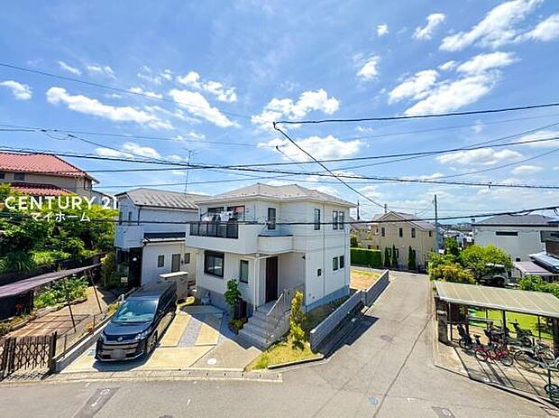 見上げれば広い空が広がる、住宅街ならではの開放的な眺望♪