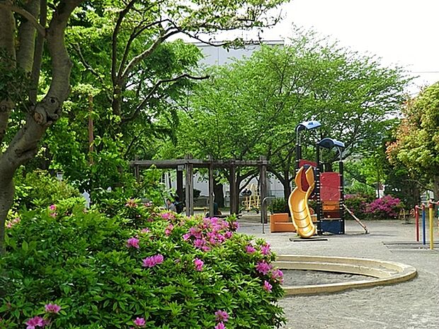 衣笠栄町公園まで883m