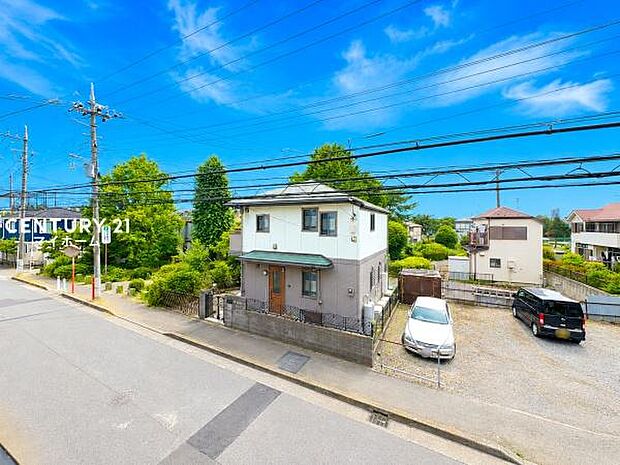 見上げれば広い空が広がる、住宅街ならではの開放的な眺望♪