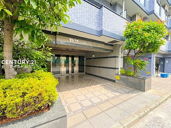 丁寧にお手入れされた、清潔感と美しさを保つエントランスです♪
