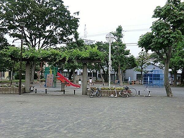 市場公園まで669m