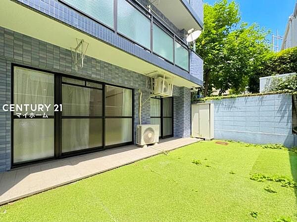 手入れがしやすく、ガーデニングを気軽に楽しめるお庭です♪