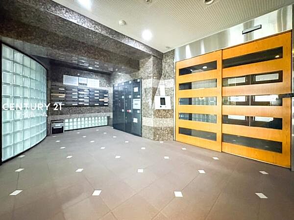 マンションの入り口部分になります。