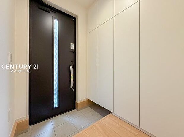 大型のシューズボックス付きで、いつでもすっきり保てる玄関♪
