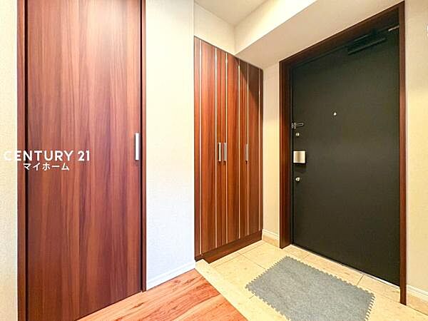大型のシューズボックス付きで、いつでもすっきり保てる玄関♪