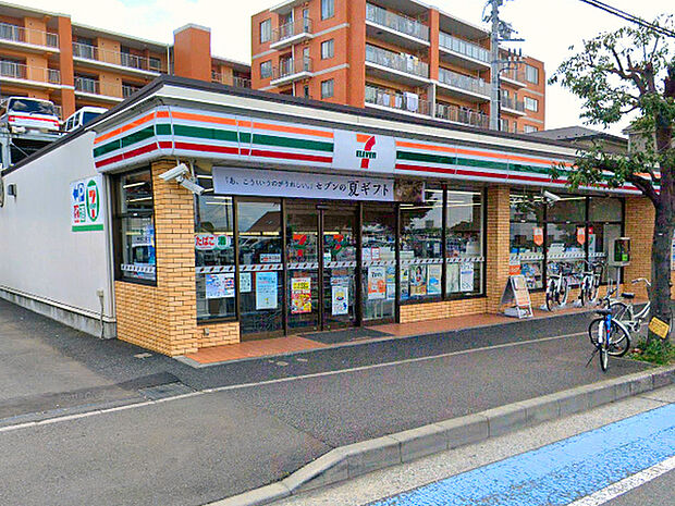 セブンイレブン横浜いずみ中央店まで1531m、いずみ中央駅から南西側、環状4号線沿いにあるコンビニです。
