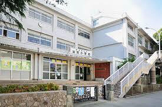 横須賀市立浦賀小学校まで550m