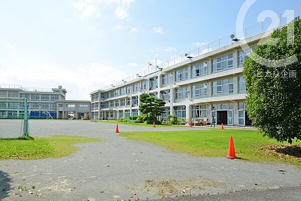 武蔵村山市立第二小学校まで600m、徒歩8分