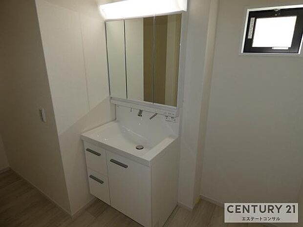 三面鏡付き洗面台