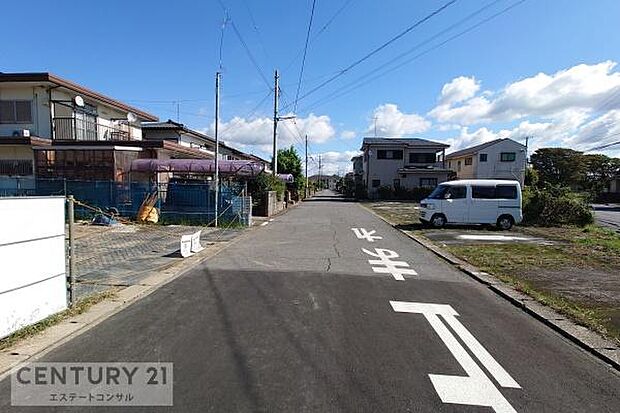 車通りの少ない閑静な住環境♪