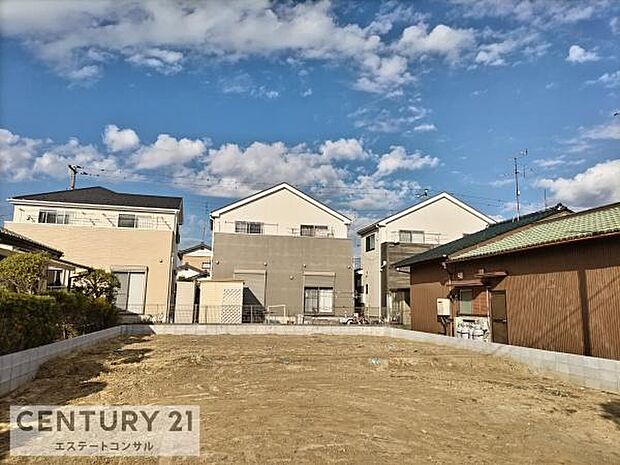 南道路。車通りの少ない閑静な住環境♪