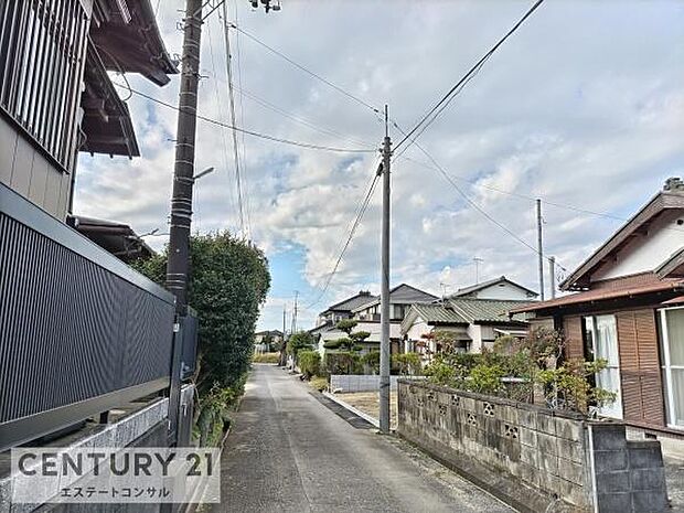 車通りの少ない静かな住環境です♪