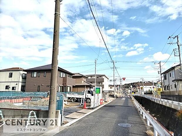 南道路につき陽当たり良好