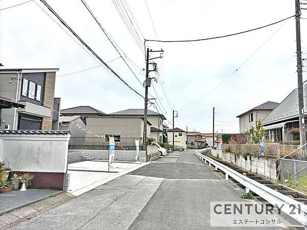 車通りの少ない静かな住環境です♪