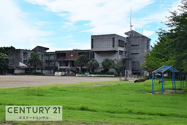 富津市立青堀小学校まで946m