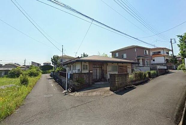 角地・車通りの少ない静かな住環境です♪