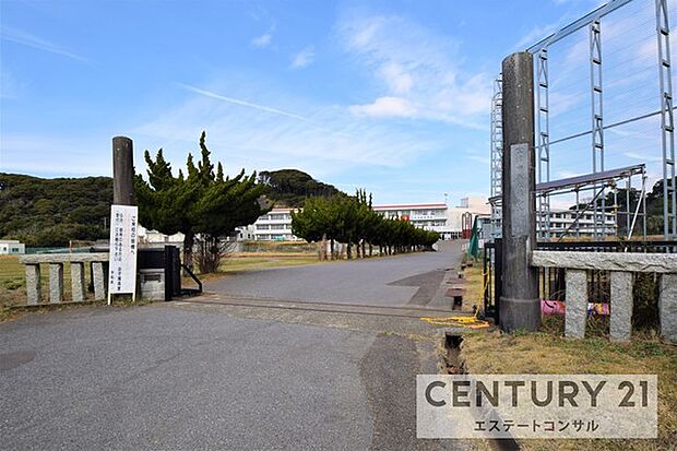 富津市立大佐和中学校まで1301m