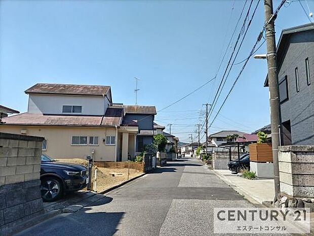 車通りの少ない静かな住環境です♪
