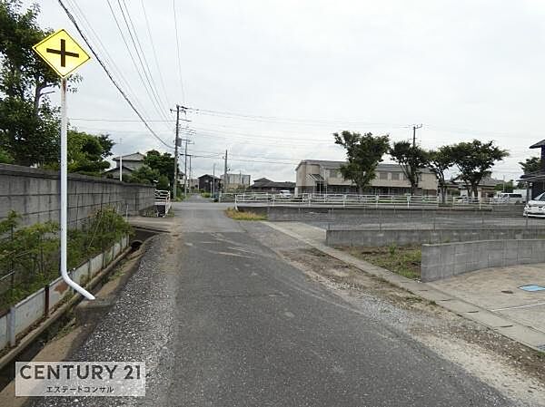 車通りの少ない閑静な住環境♪