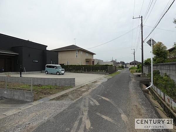 車通りの少ない閑静な住環境♪