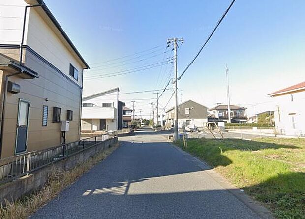 車通りの少ない静かな住環境です♪