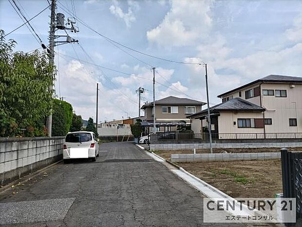 車通りの少ない静かな住環境です♪