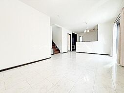 武蔵村山市伊奈平　中古一戸建て 3LDKのリビング/ダイニング