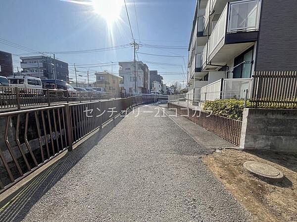 小中学校が近くお子様の登下校も安心！公園も近く、子育てに適した住環境です。