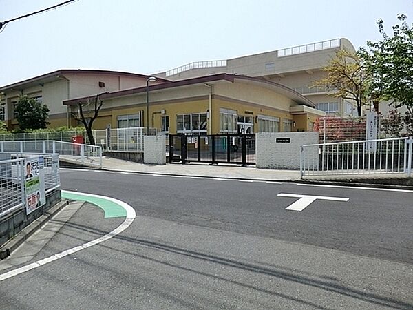 八王子市立第七小学校まで900m
