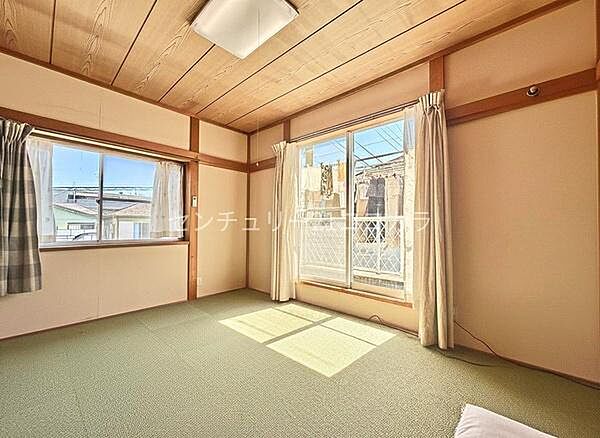※室内の写真はCGで家具を消して空室後のイメージを再現しています。ゆったりとした和室6帖は、心安らぐ癒しの空間。畳ならではの心地よさを楽しみながら、家族の憩いの場として活躍します。