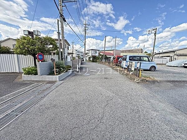 徒歩8分のスーパーアルプス大和田店で、毎日のお買い物もラクラク。忙しいご家庭にも嬉しい立地です。