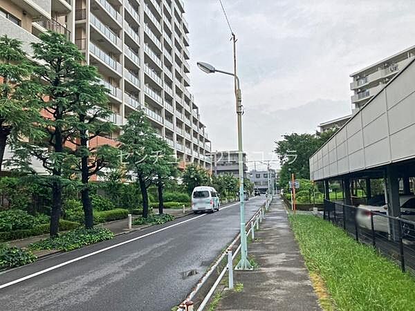 まいばすけっとまで徒歩4分と近く、毎日の買い物に便利な立地。ちょっとした買い足しも気軽にでき、忙しいご家庭の暮らしをしっかりサポートしてくれます。