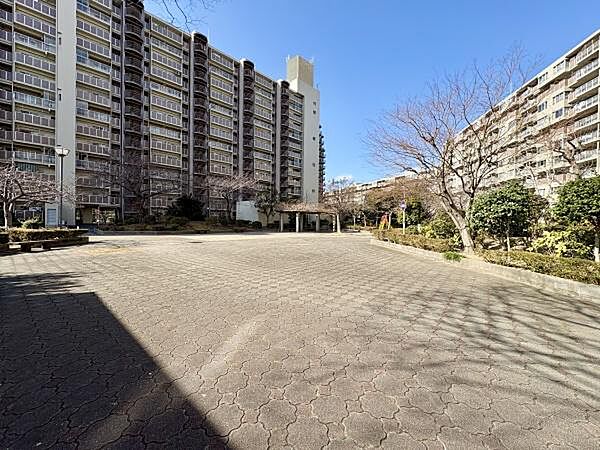 総戸数417戸のビッグコミュニティ。安心の管理体制と、充実した共用施設が魅力。