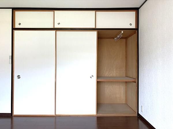 収納力たっぷりの洋室暮らしにゆとりをもたらします