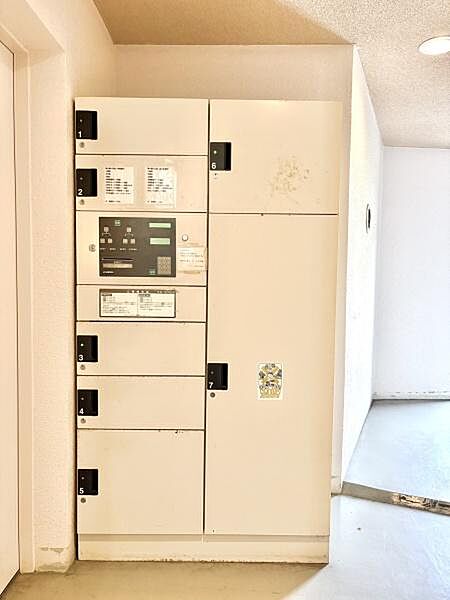 不在時の荷物受け取りに便利な宅配ボックスを設置。忙しい毎日でも時間を気にせず荷物を受け取れ、暮らしの利便性を高めます。