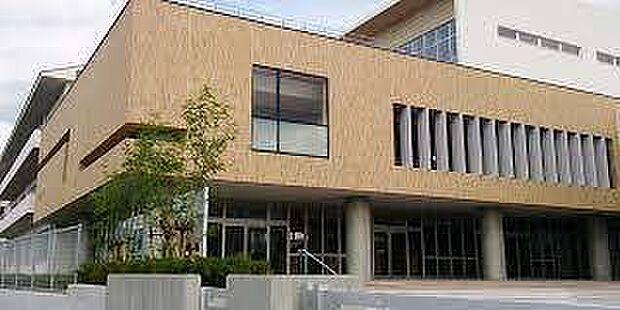 飯塚市立小中一貫校穂波東校まで488m