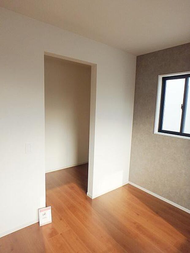 収納があるので部屋を広く使えます!