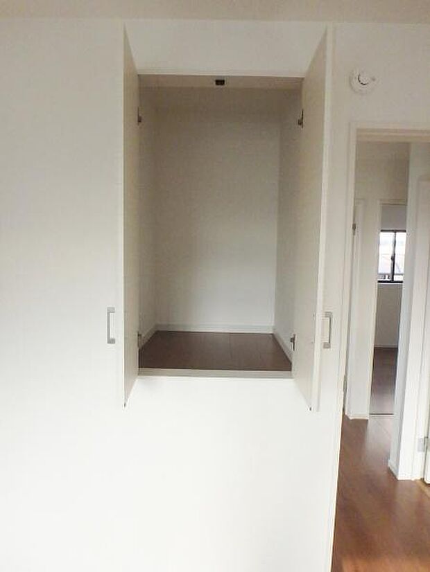 階段上を利用した収納！