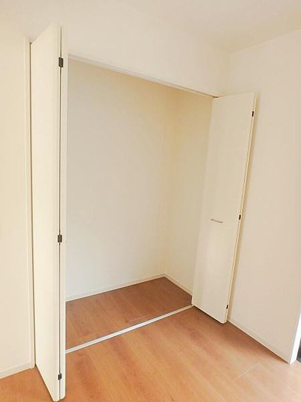 収納があるので部屋を広く使えます！