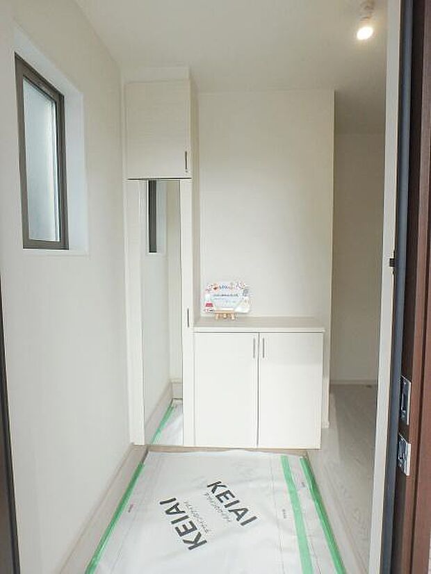 玄関収納もしっかりあります!