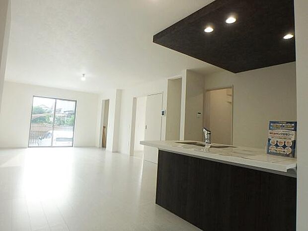 対面キッチンいつも家族の様子がわかります