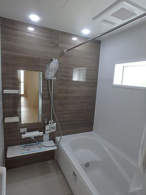 一日の疲れをいやす浴室は広々1坪以上