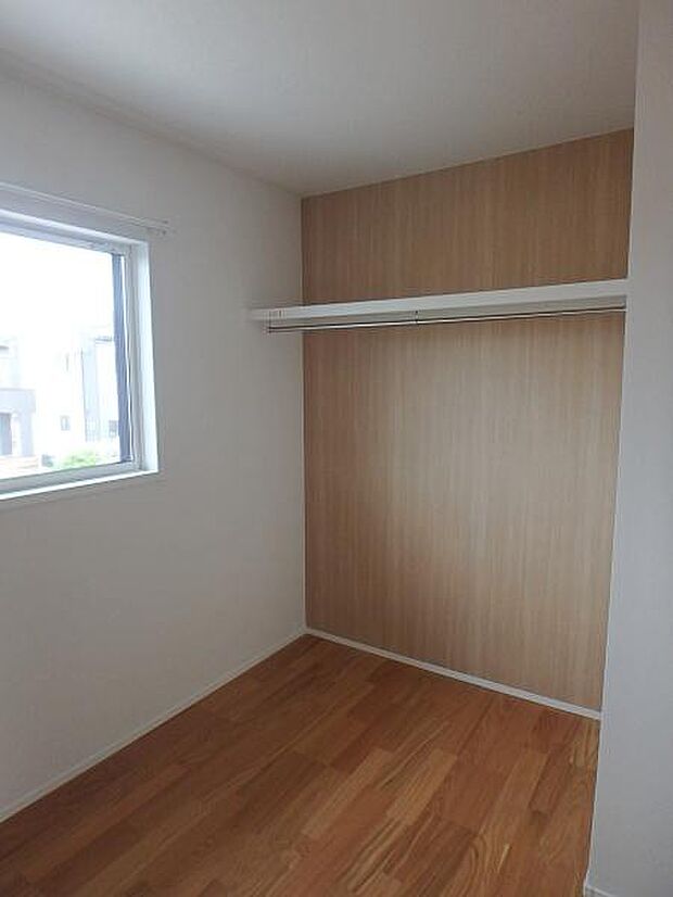 収納があるので部屋を広く使えます!