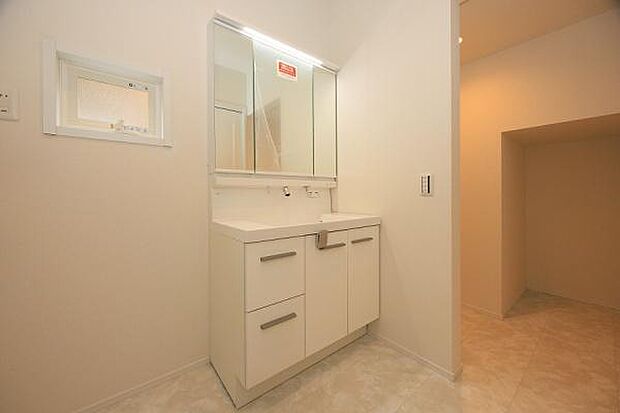 慌ただしい朝にもゆとりの洗面室