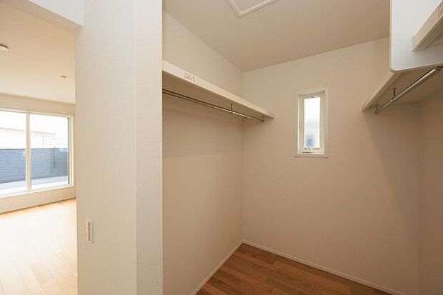 大容量のウォークインクローゼット！