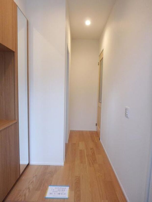 玄関も広くゆとりがあります。