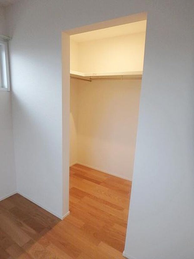 収納があるので部屋を広く使えます！