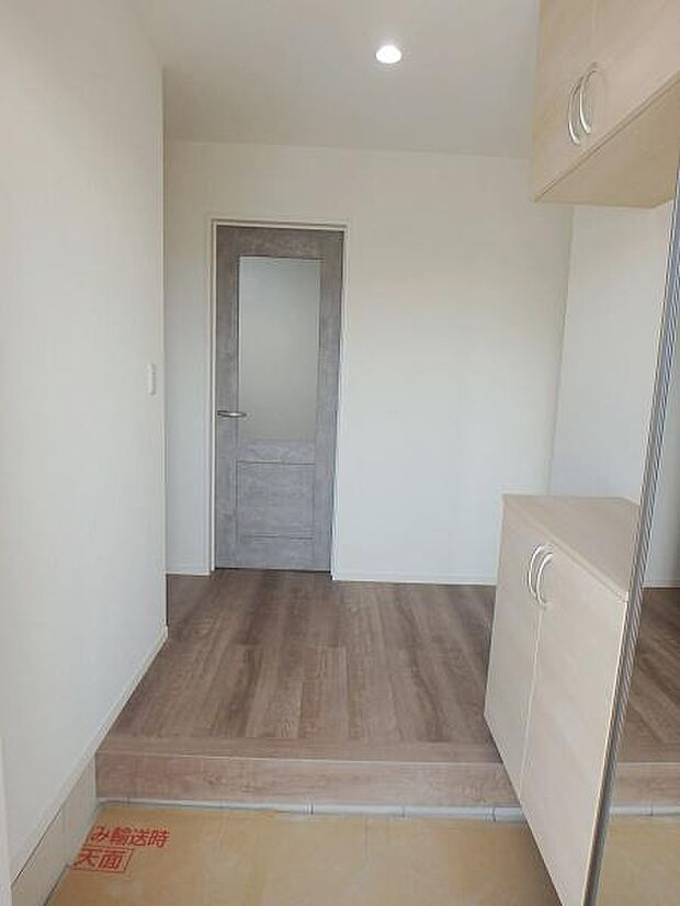 玄関も広くゆとりがあります。