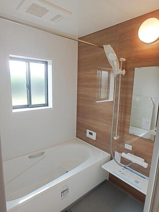 一日の疲れをいやす浴室は広々1坪以上